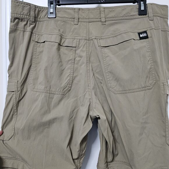 REI Co-op Relaxed Convertible Cargo Pants Mens 40x30 (38x29.5) Tan Zip Off Nylon - Picture 14 of 15